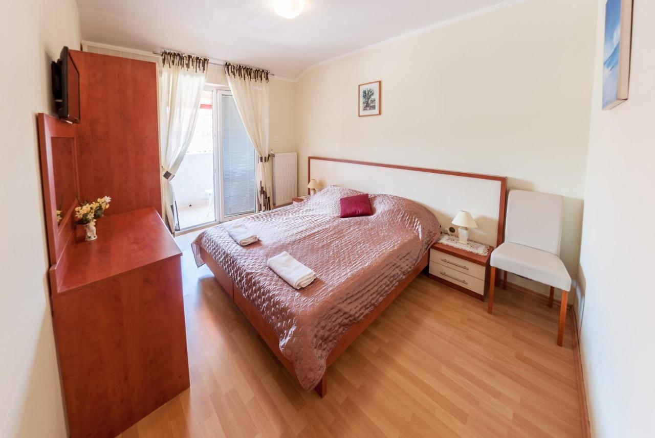 Pag Marina Rooms & Apartment Exterior foto