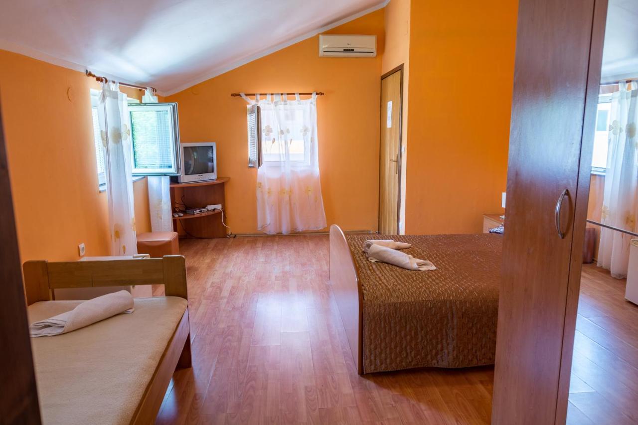 Pag Marina Rooms & Apartment Exterior foto